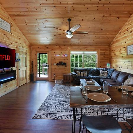 Enchanted Forest Cabin And Teepee! Lights & Laser Show! Private Hot Tub! Unique Stay! Sevierville Zewnętrze zdjęcie