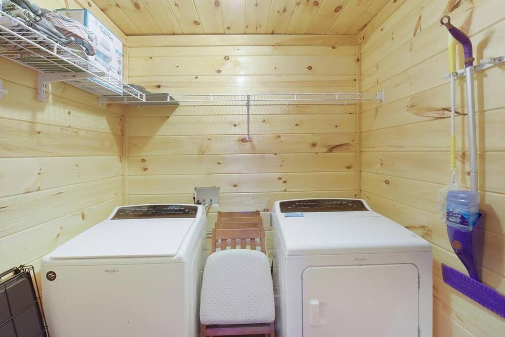 Enchanted Forest Cabin And Teepee! Lights & Laser Show! Private Hot Tub! Unique Stay! Sevierville Zewnętrze zdjęcie