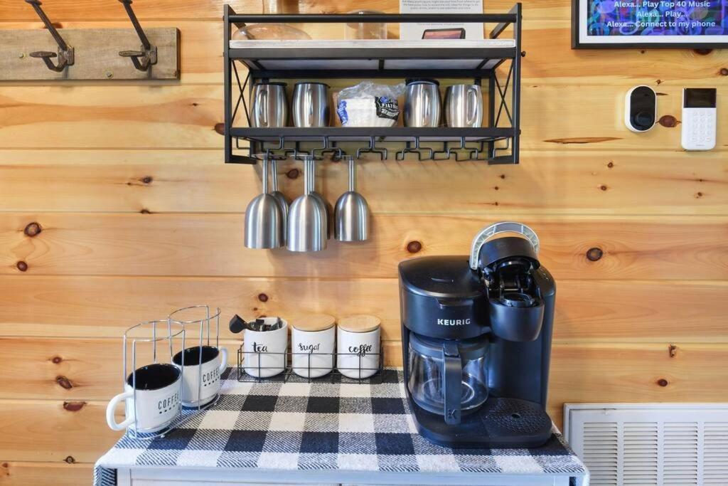 Enchanted Forest Cabin And Teepee! Lights & Laser Show! Private Hot Tub! Unique Stay! Sevierville Zewnętrze zdjęcie