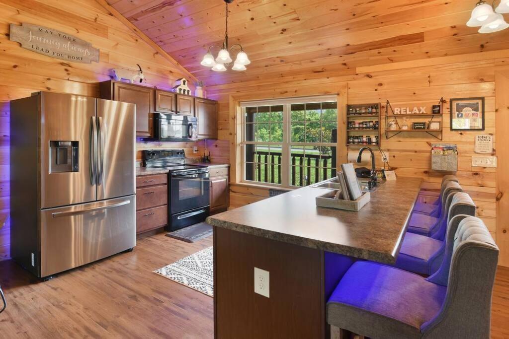 Enchanted Forest Cabin And Teepee! Lights & Laser Show! Private Hot Tub! Unique Stay! Sevierville Zewnętrze zdjęcie