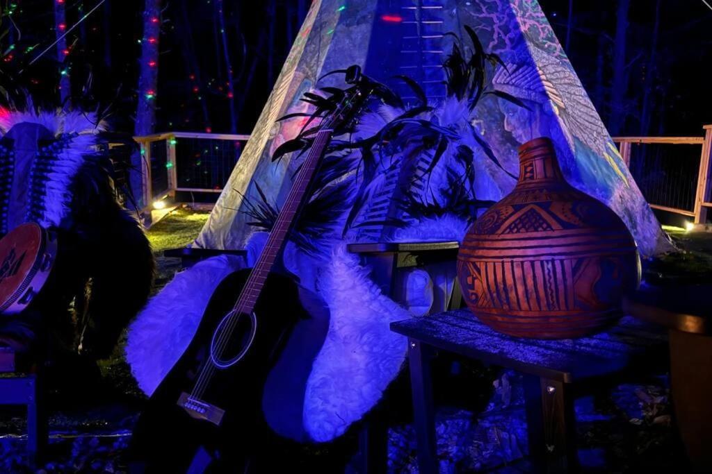 Enchanted Forest Cabin And Teepee! Lights & Laser Show! Private Hot Tub! Unique Stay! Sevierville Zewnętrze zdjęcie