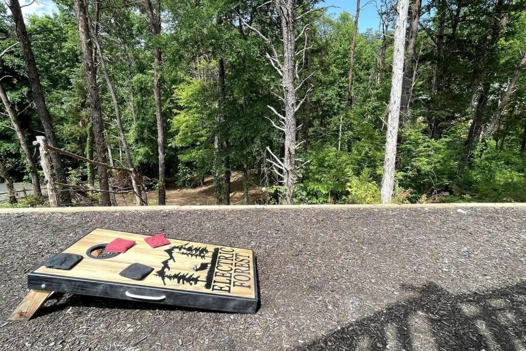 Enchanted Forest Cabin And Teepee! Lights & Laser Show! Private Hot Tub! Unique Stay! Sevierville Zewnętrze zdjęcie