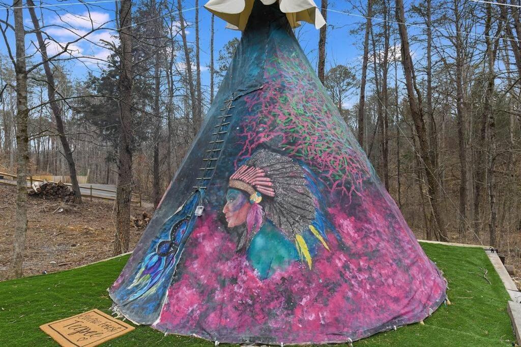 Enchanted Forest Cabin And Teepee! Lights & Laser Show! Private Hot Tub! Unique Stay! Sevierville Zewnętrze zdjęcie