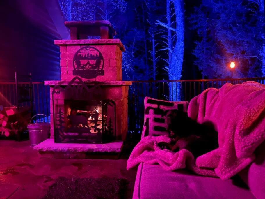 Enchanted Forest Cabin And Teepee! Lights & Laser Show! Private Hot Tub! Unique Stay! Sevierville Zewnętrze zdjęcie