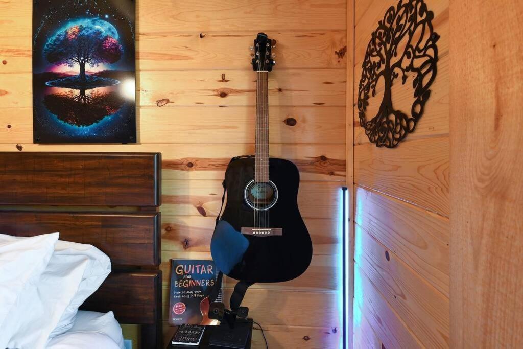 Enchanted Forest Cabin And Teepee! Lights & Laser Show! Private Hot Tub! Unique Stay! Sevierville Zewnętrze zdjęcie