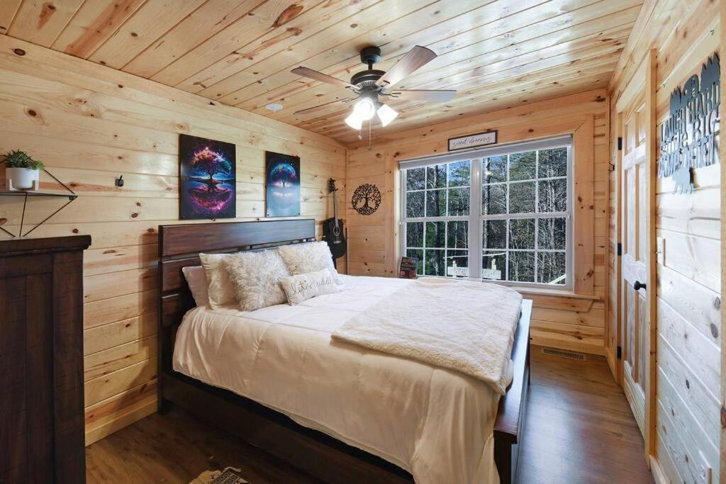 Enchanted Forest Cabin And Teepee! Lights & Laser Show! Private Hot Tub! Unique Stay! Sevierville Zewnętrze zdjęcie