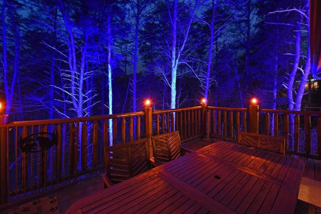 Enchanted Forest Cabin And Teepee! Lights & Laser Show! Private Hot Tub! Unique Stay! Sevierville Zewnętrze zdjęcie